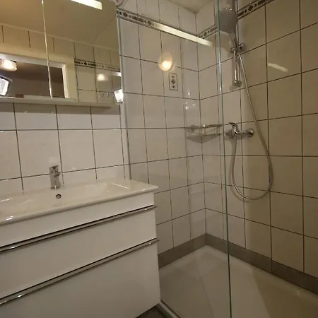 菲力霍夫埃德梅农家乐 * 沼泽附近策尔